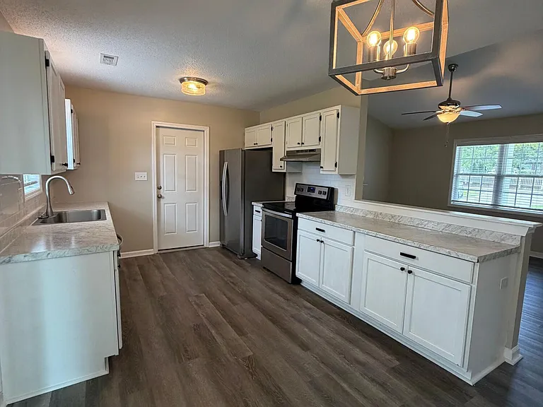 208 Parnell Rd — Photo 6