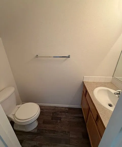 233 E Shelby Ln — Photo 11