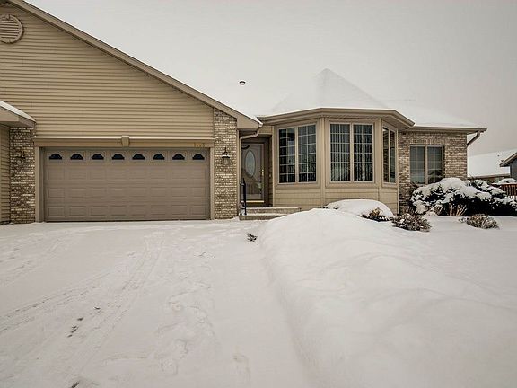 2nd image of 1423 Rosewood Ave