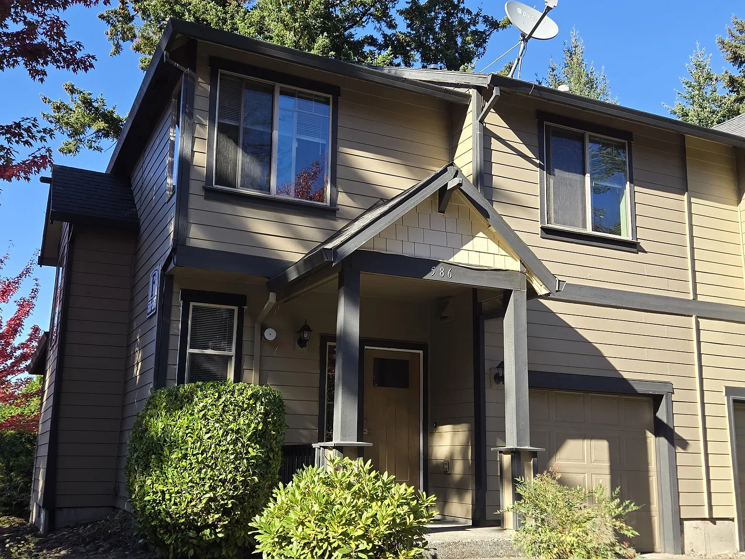 3 bed, 2.5 bath, 1563 sqft, $2,699 — Photo 2