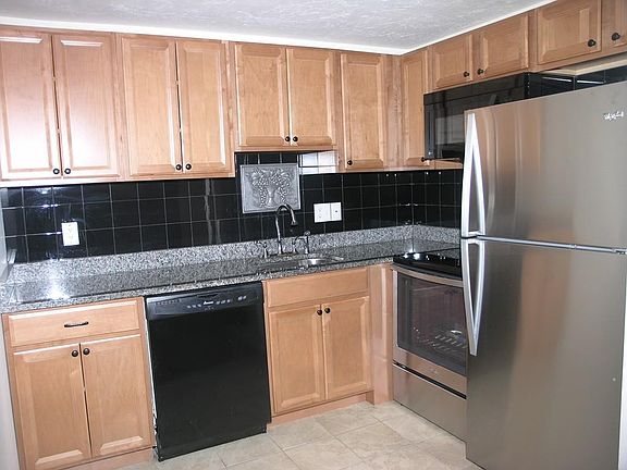 3rd image of 500 Willard St Unit 205