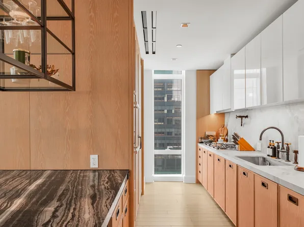 45 East 22nd Street image 7 of 28