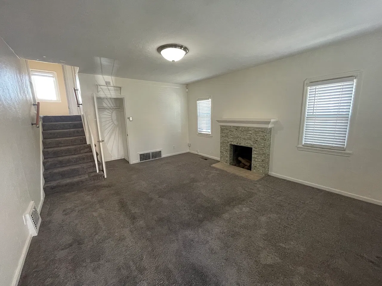 3 bed, 1254 sqft, $3,700 — Photo 4