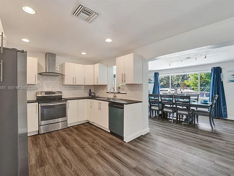 3730 SW 47th Ct — Photo 25