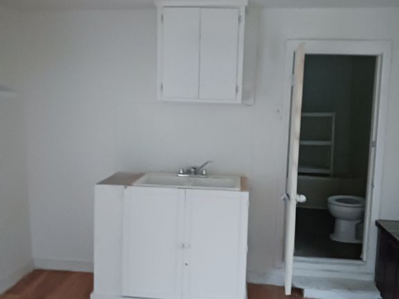5th image of 241 Parr St #C-1