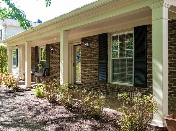202 Boxwood Dr, Franklin, TN 37069