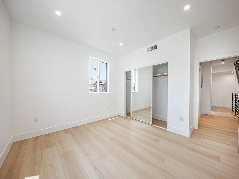Gorgeous New Townhomes Next To la Cienega Park — Photo 35