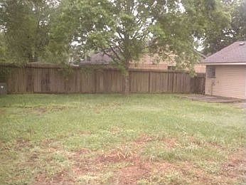 4th image of 2817 Custer Dr