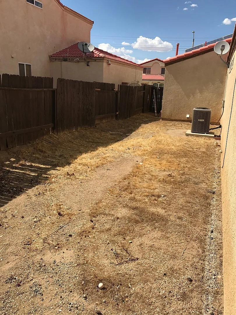 4 Bedroom Victorville Home — Photo 4