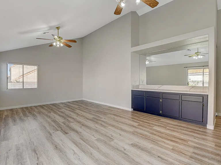 272 Spring Hills Ln — Photo 13