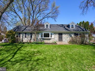 2033 Robindale Ave, Lancaster, PA 17601