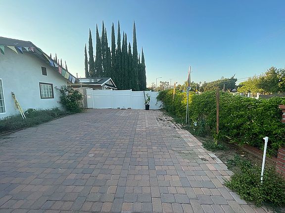 4th image of 8133 Fallbrook Ave
