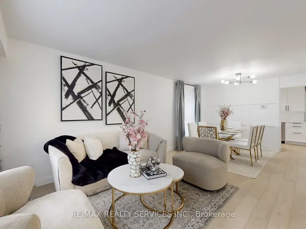 26 Mayfair Cres, Brampton, ON L6S 3N4