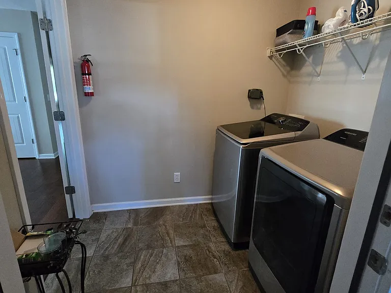 304 Jasmine Cir — Photo 31
