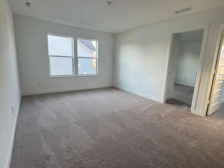7586 Fallsworth Dr — Photo 11