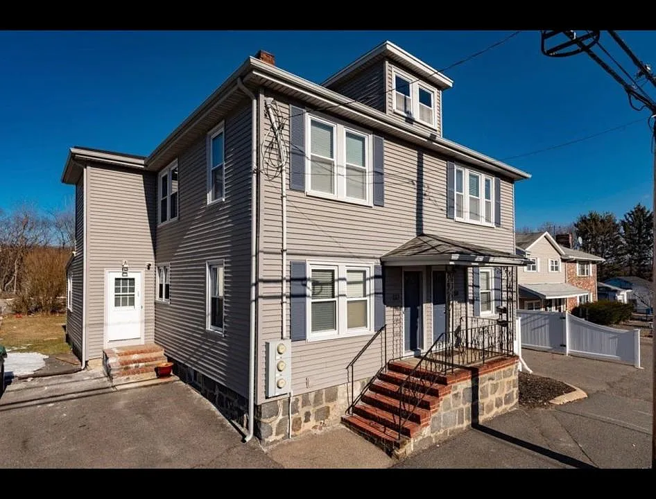 132 Milton St #134