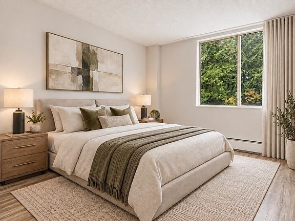 4th image of 2020 Fullerton Ave #603