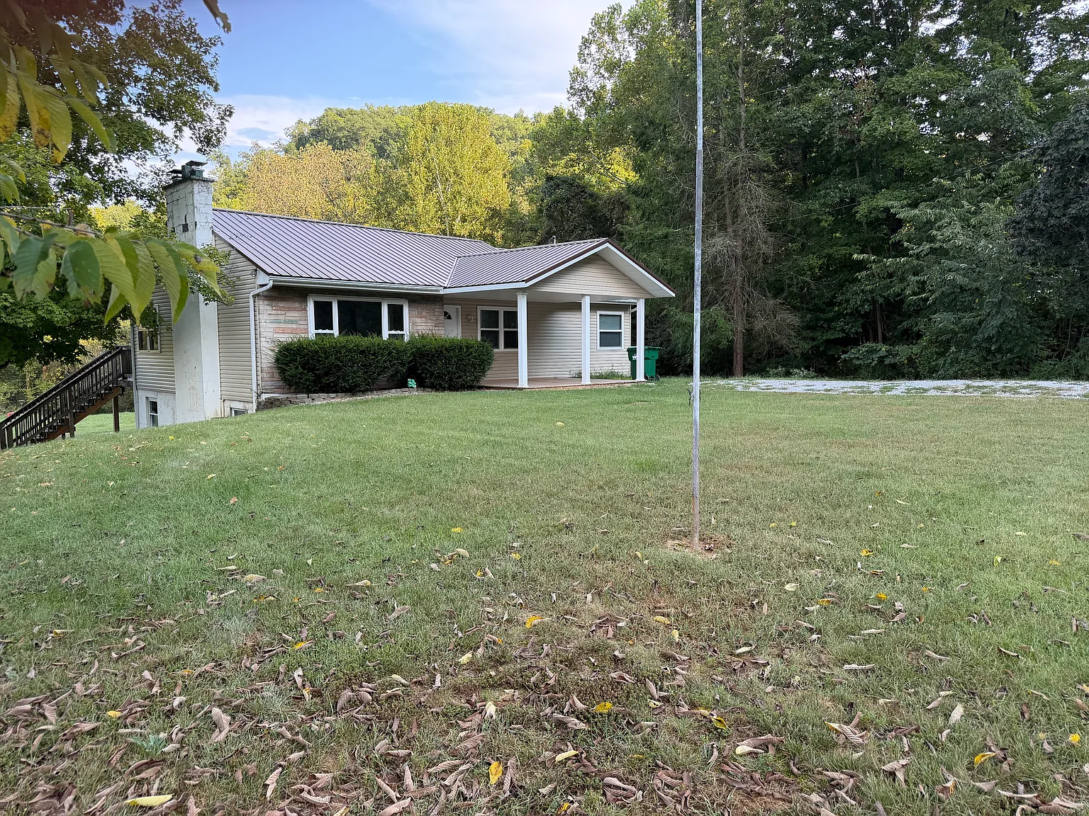 879 Charleston Rd — Photo 2