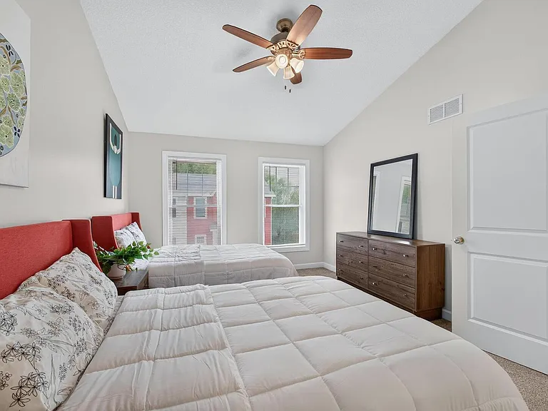 4833 Lauren Ln — Photo 18