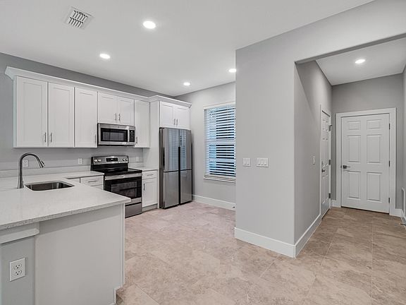 5th image of 37 Buttonworth Dr #B