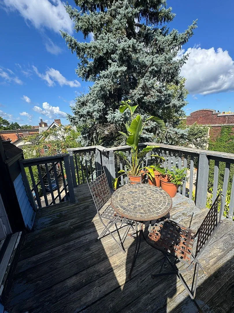 3 bed, 1.0 bath, $1,395 — Photo 1