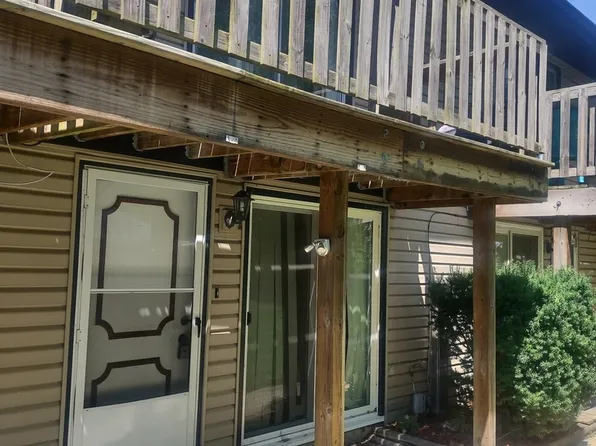 153 Forest Ave APT D, Fox Lake, IL 60020