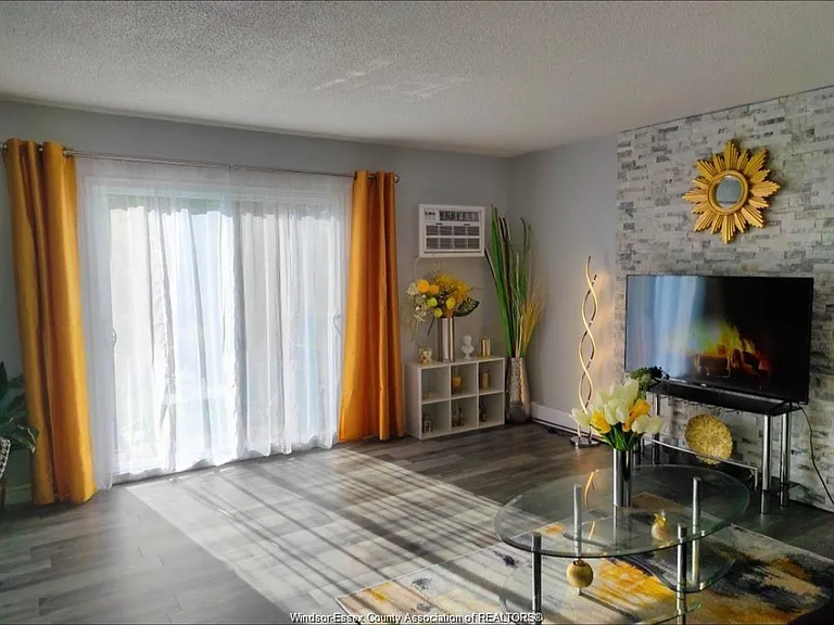 3049 Meadowbrook Ln #29 — Photo 3