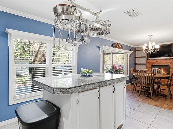 5th image of 10565 Bessemer St