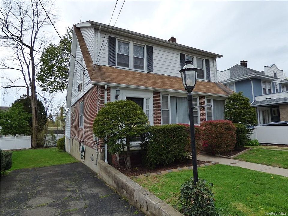 1st image of 19 Lawrence Ave