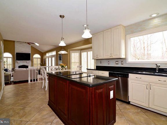 5th image of 14013 Marleigh Ln