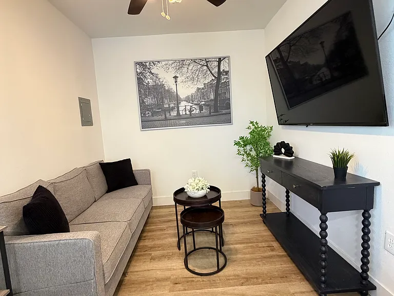5359 Chattanooga Ave — Photo 1