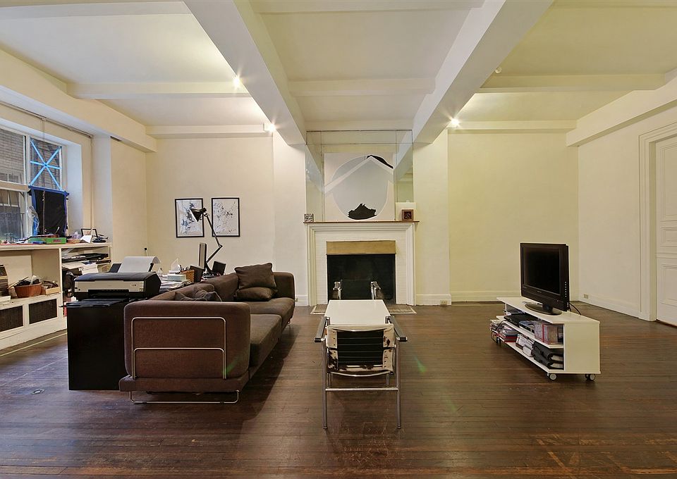 1st image of 131 E 66th St APT 1E