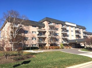 1000 S Lorraine Rd APT 409, Wheaton, IL 60189