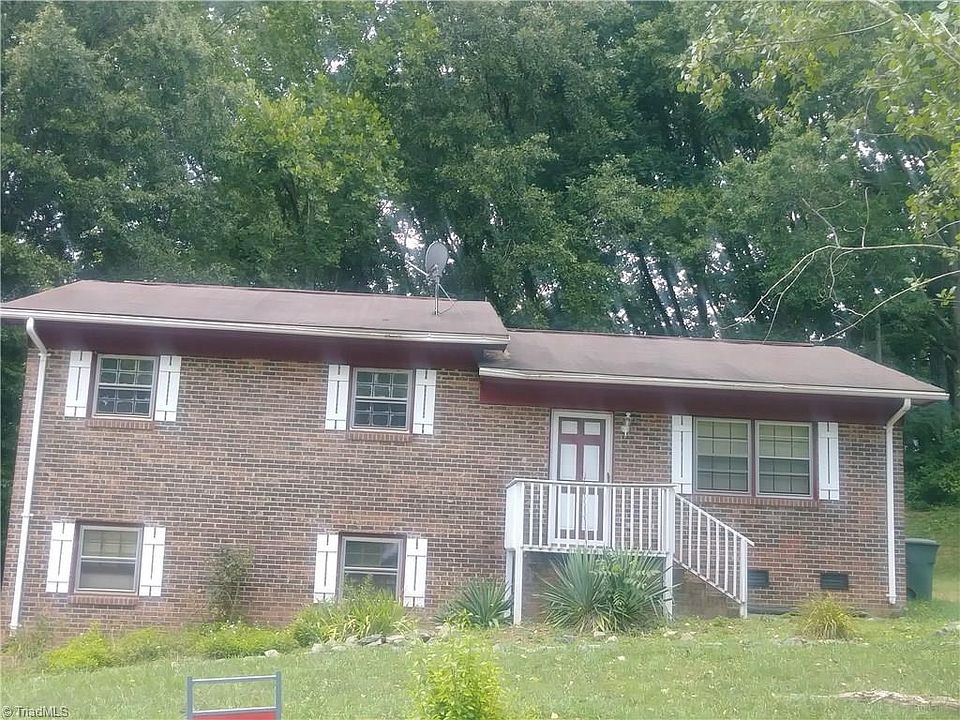 1st image of 1021 Pine Ln