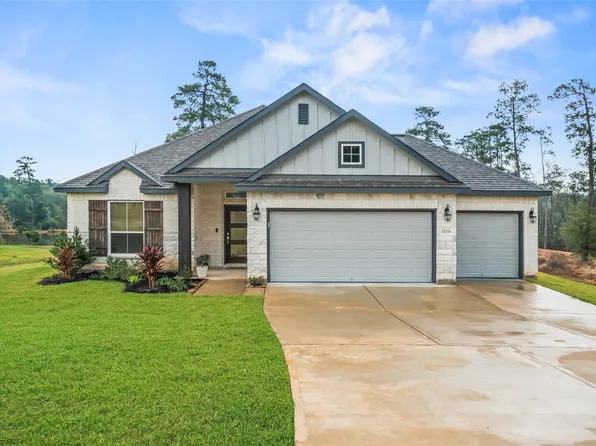 11755 Oakwood Dr, Willis, TX 77378