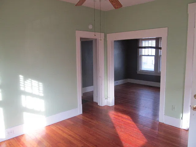 Cute House on small & Private Street - in the District and very near Columbia College — Photo 3