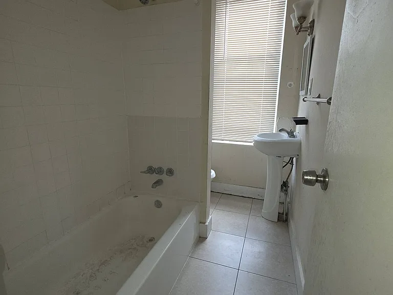 4200 Powelton Ave #2 — Photo 5