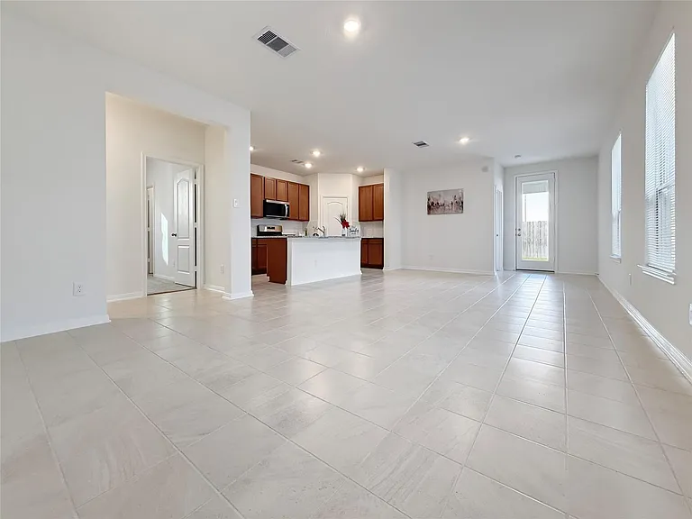 2809 Cordova Hill Dr — Photo 5