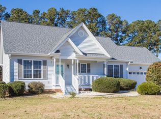 60 Blairwood Dr, Fuquay Varina, NC 27526