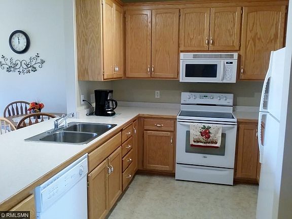 4th image of 23051 Arrowhead St NW