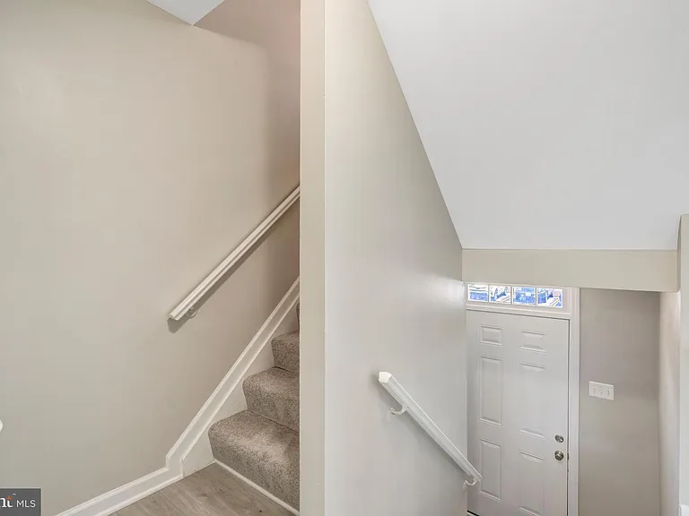 7065 Leewood Forest Dr — Photo 4