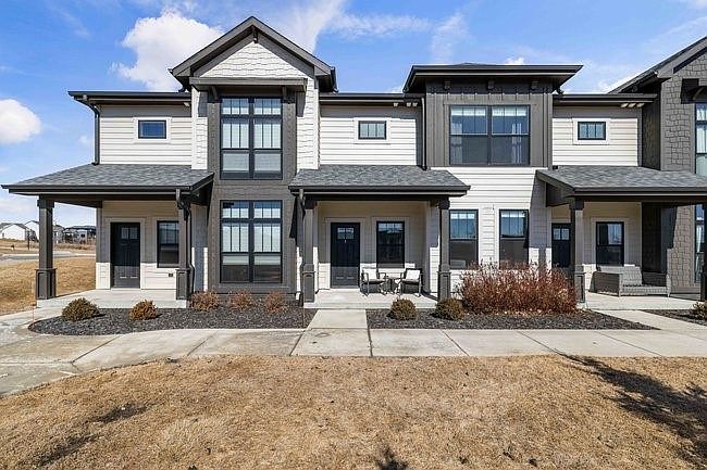 1st image of 2027 SW Chautauqua Ln