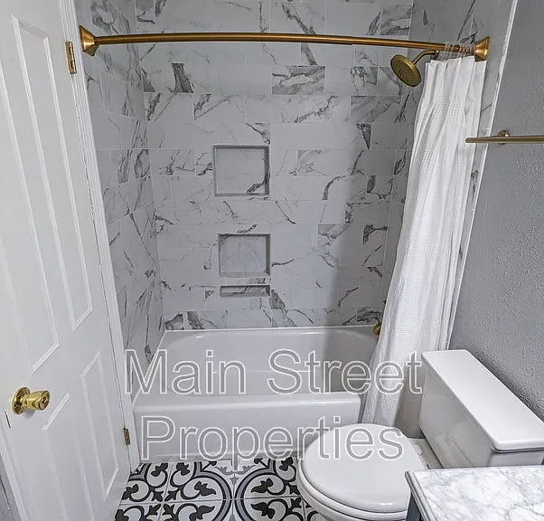 1313 Foxborough Dr — Photo 18
