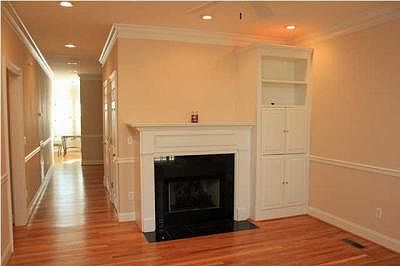 4th image of 606 Barton Ave