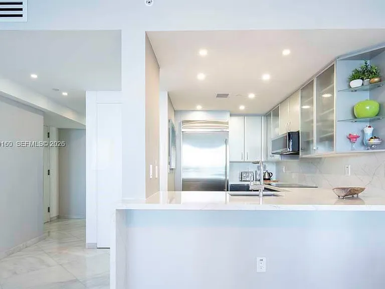 540 West Ave #411 — Photo 9