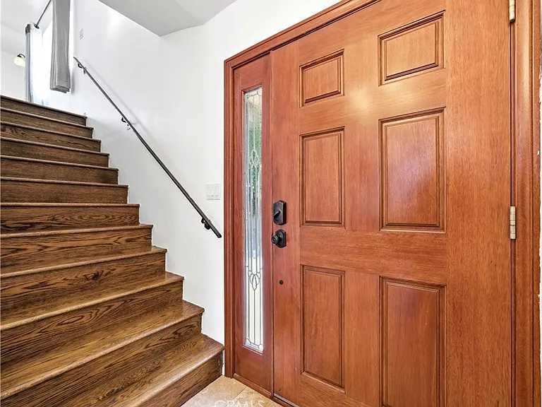1601 Van Horne Ln — Photo 6
