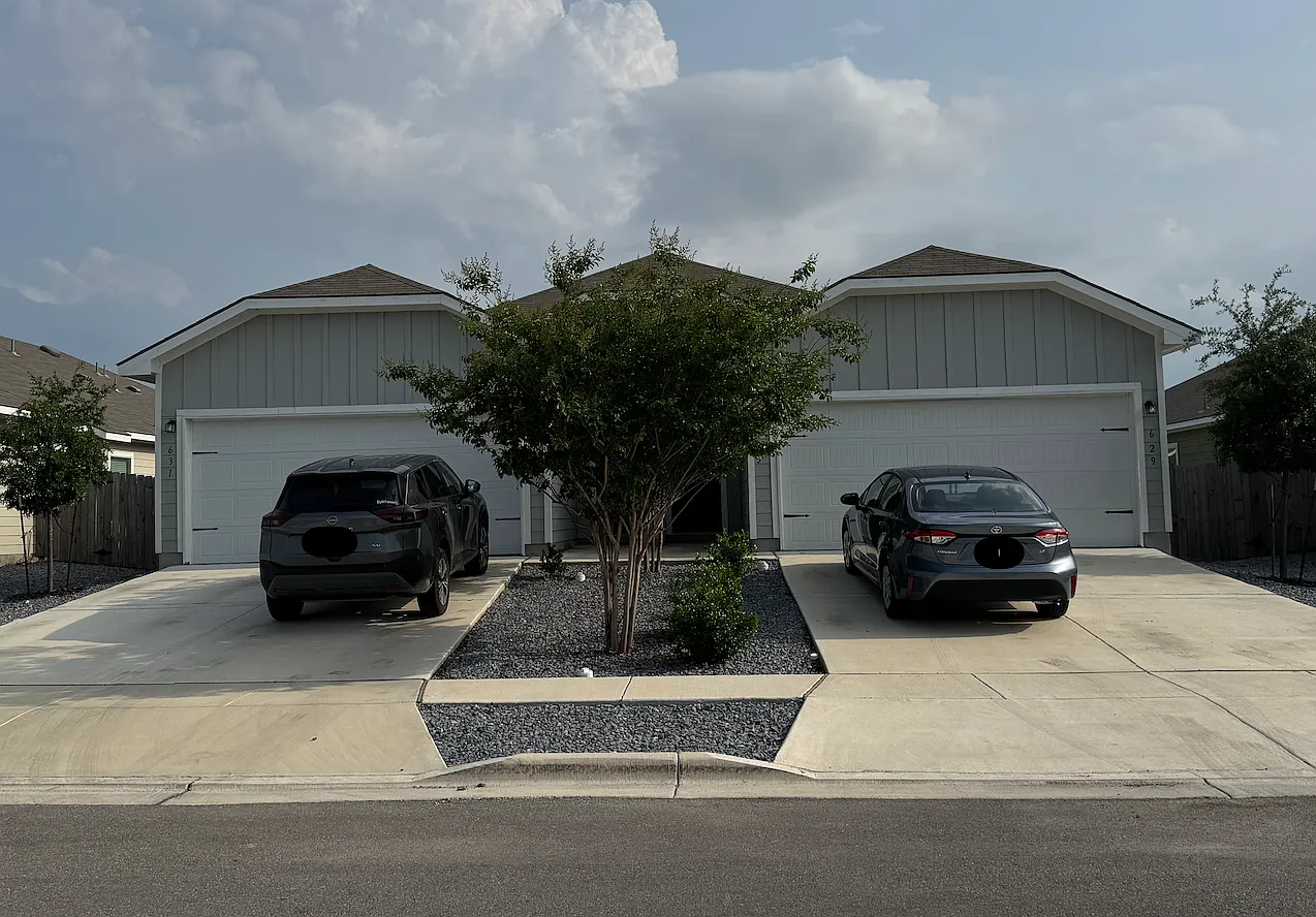 3 bed, 1372 sqft, $1,499 — Photo 1