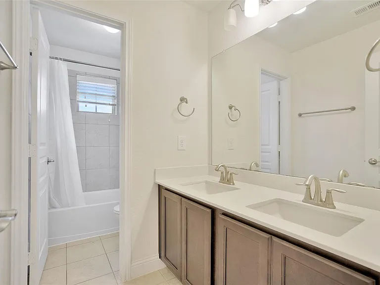 18 Garden Path Pl — Photo 33