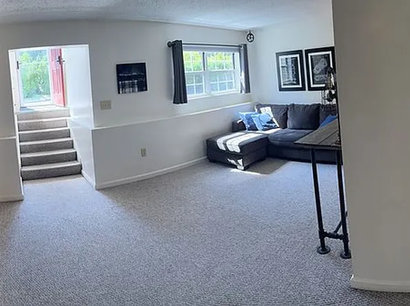 70 E Ridge Rd #70A, Merrimack, NH 03054