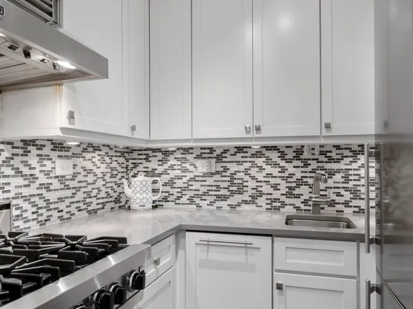 200 East 27th Street 2V image 3 of 6